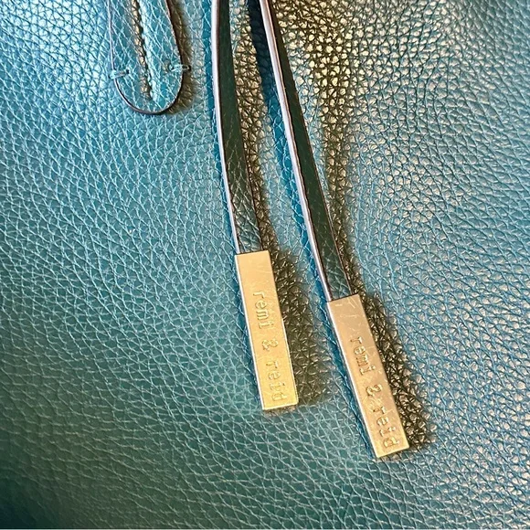 REMI & REID Departure Tote - Picture 3 of 3